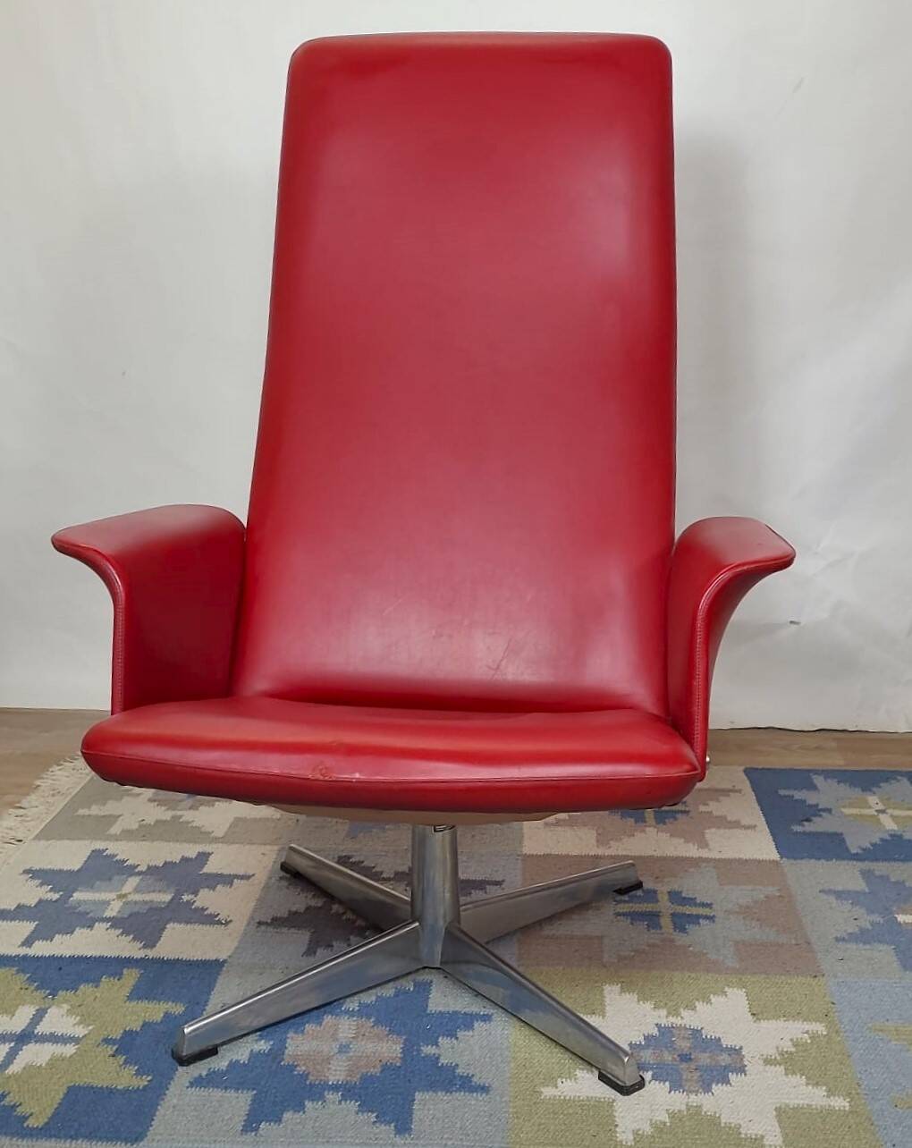Bodafors-Verken swivel chair in red faux leather, Sweden, 1970s