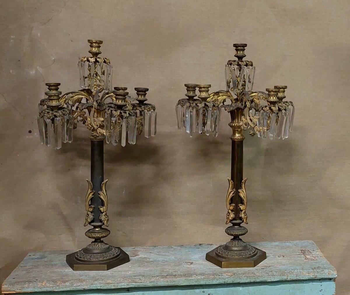 Paire d'Importants Grands Bougeoirs à Six Lumières En Bronze