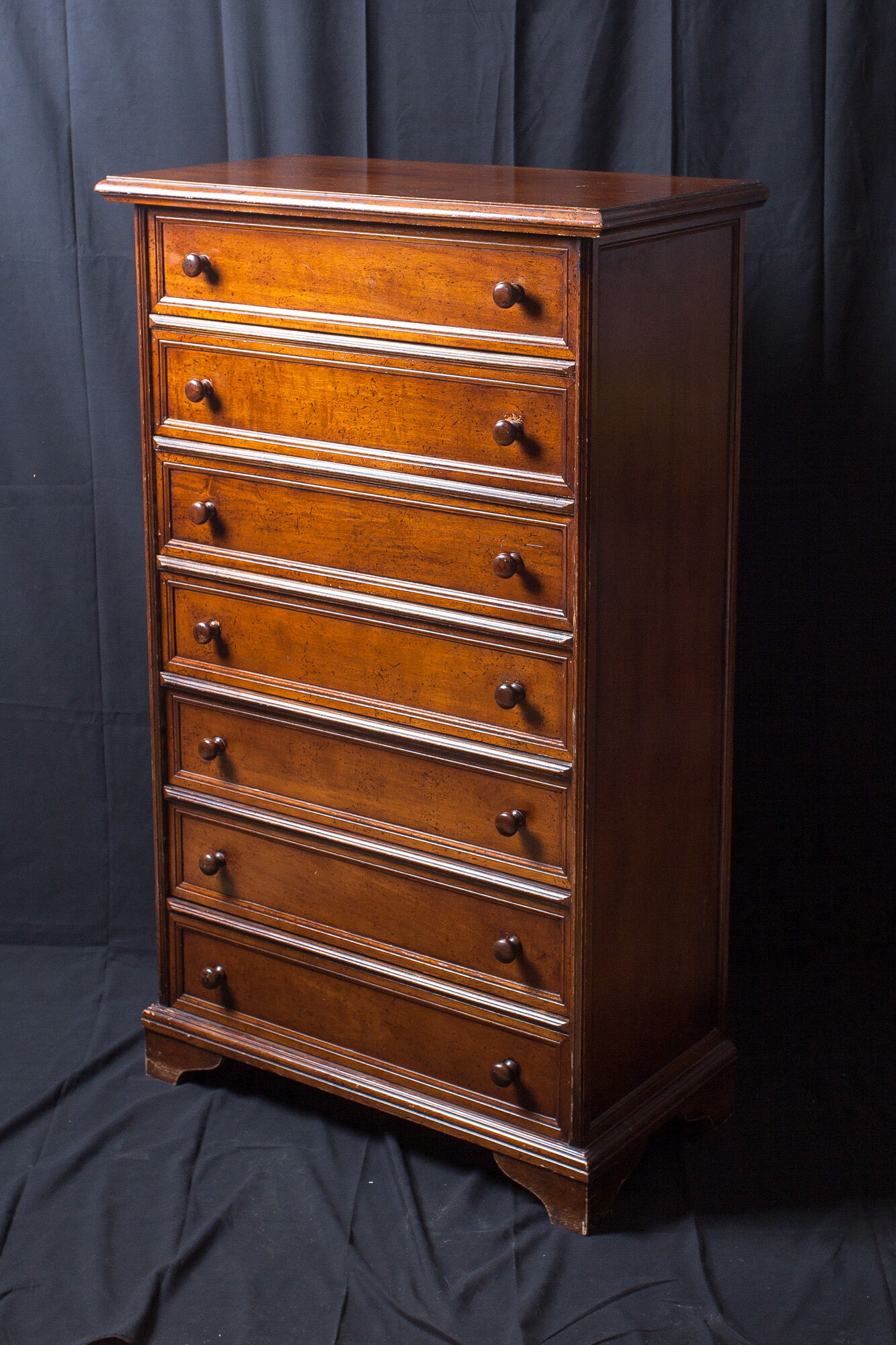 Solid wood semainier