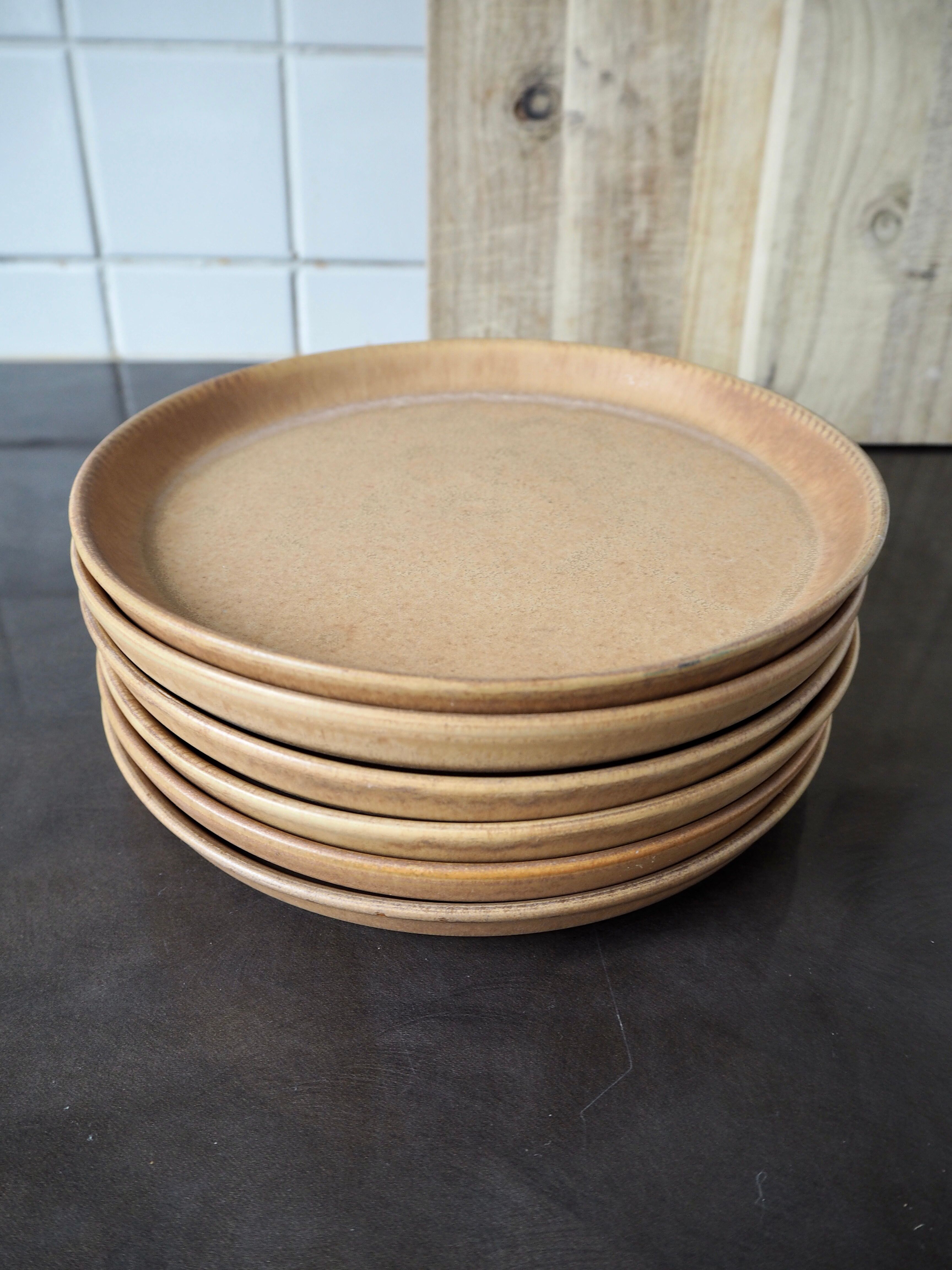 Set of 6 artisanal dessert plates in raw stoneware