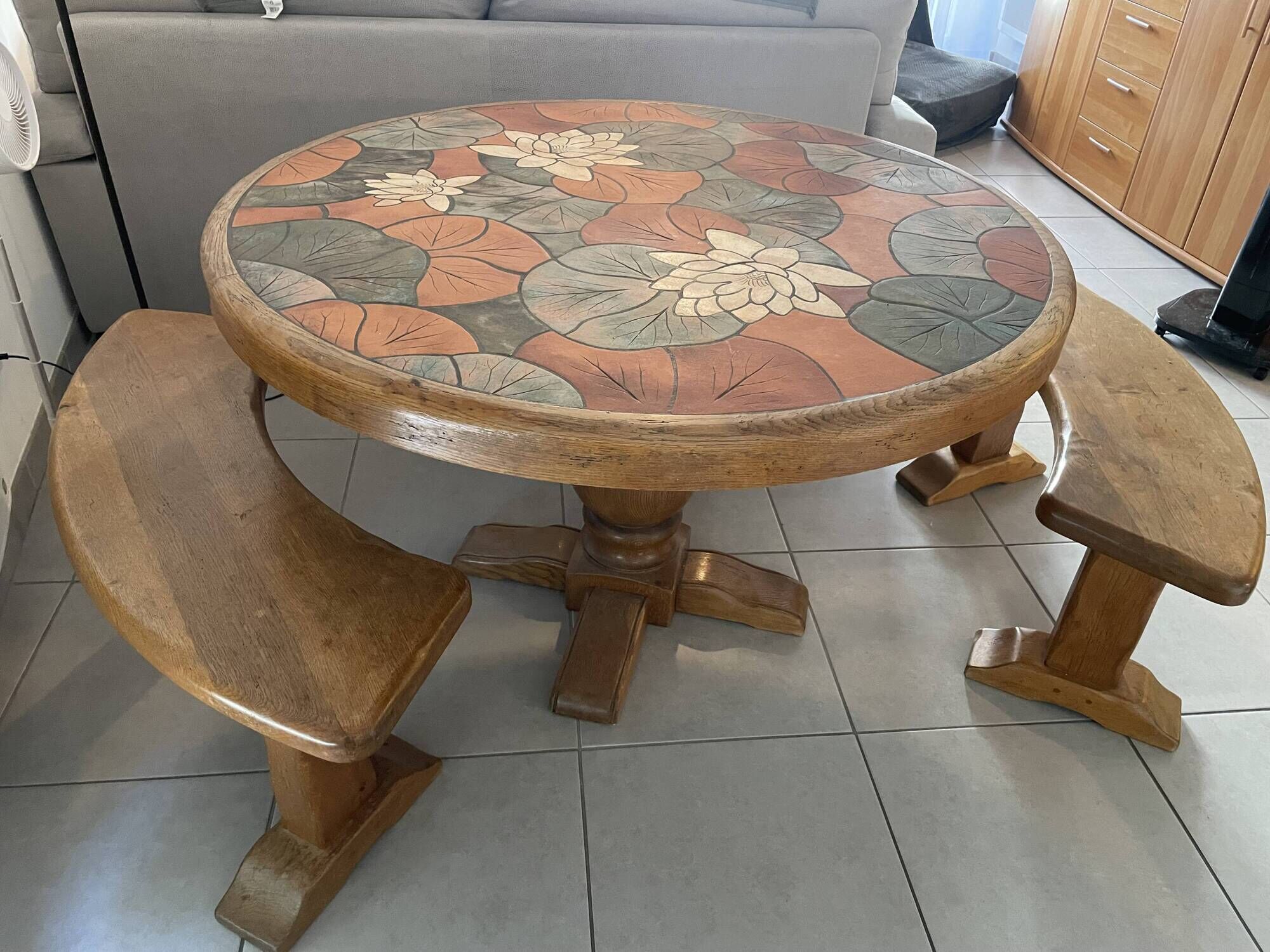 Table ronde barrois avec bancs