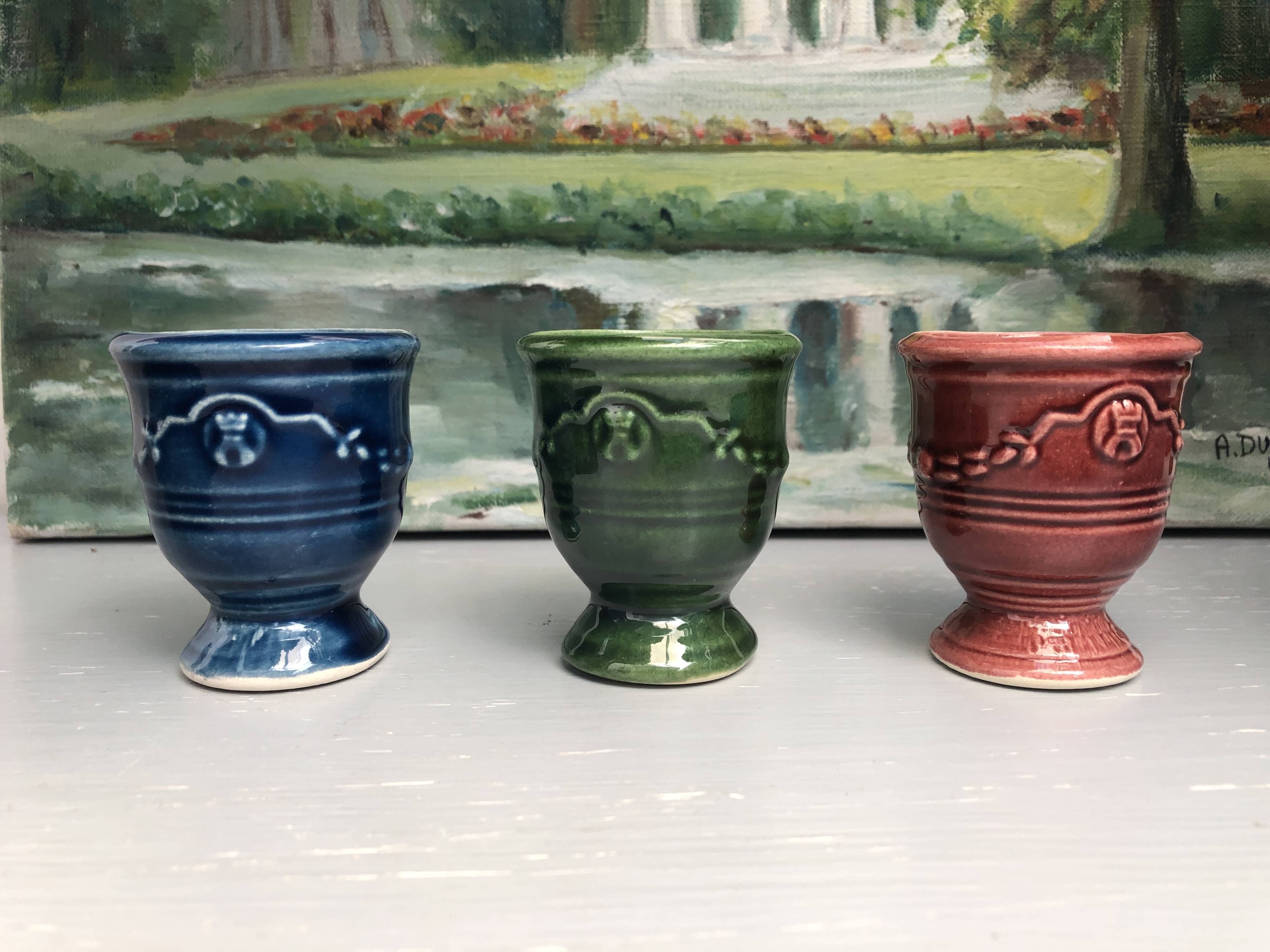3 egg cups anduze vase