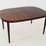 Table ovale, recouverte de placage de palissandre, années 70