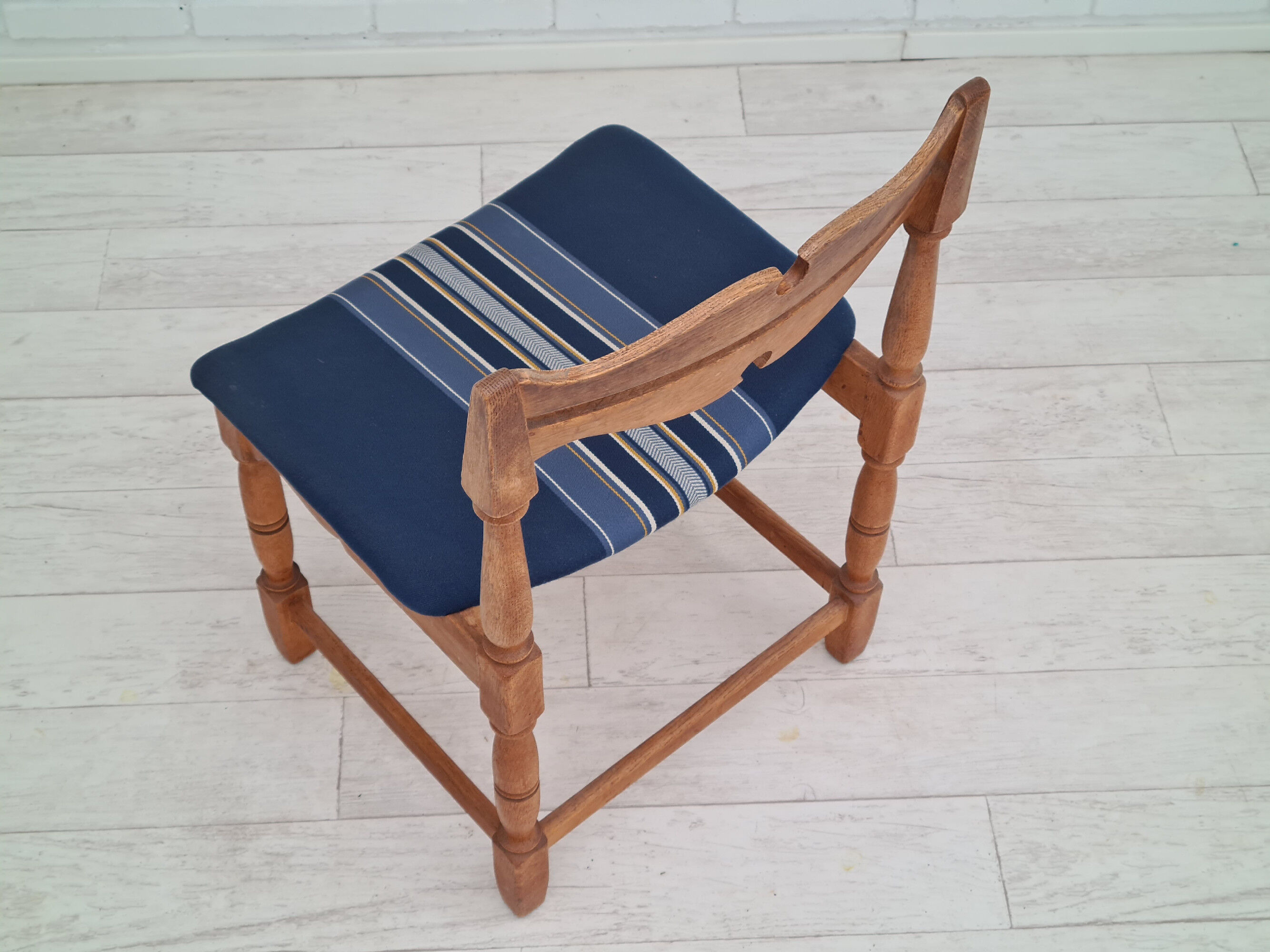 5 chairs in oak wood 1960
