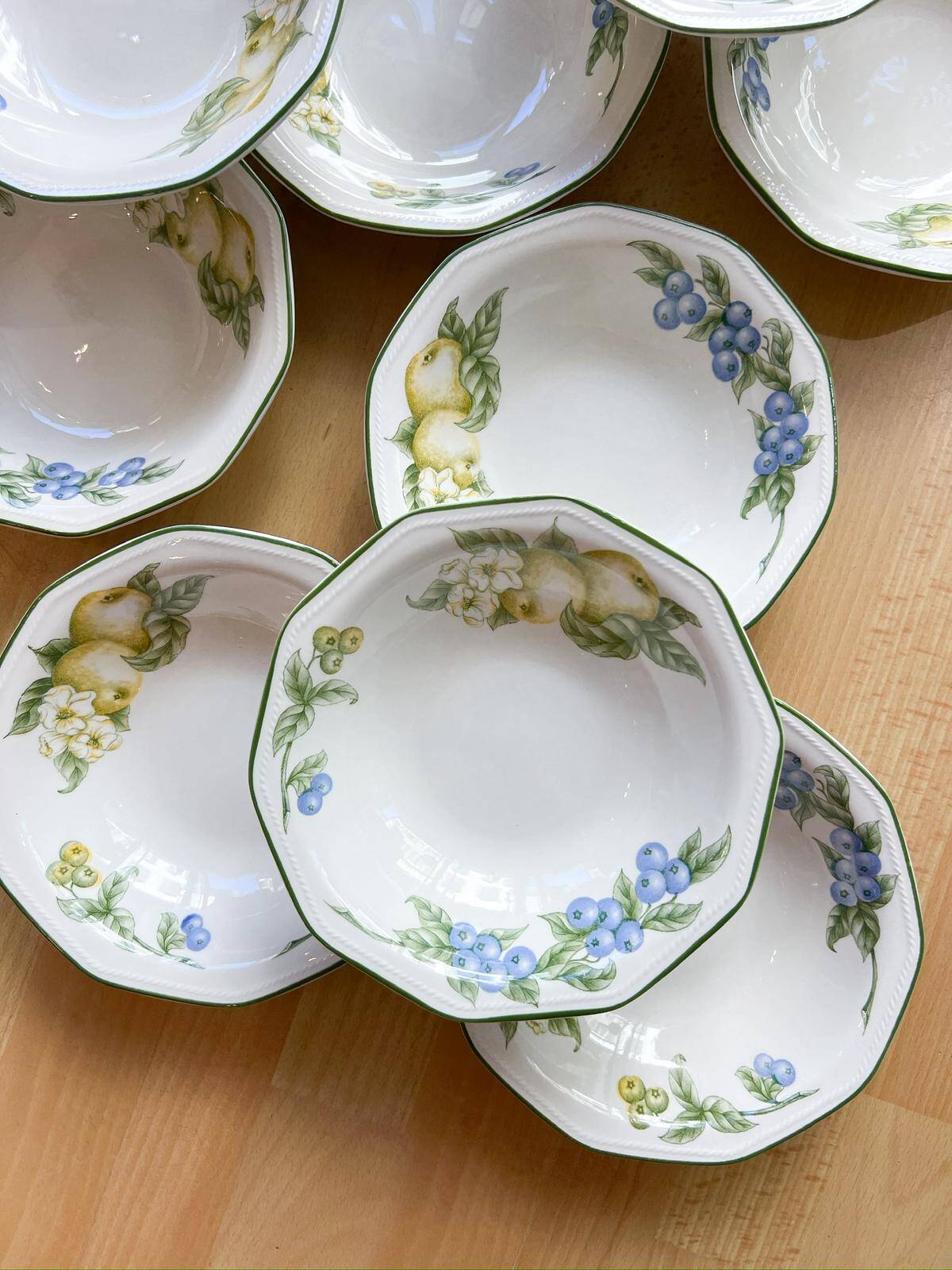 11 Churchill deep dessert plates