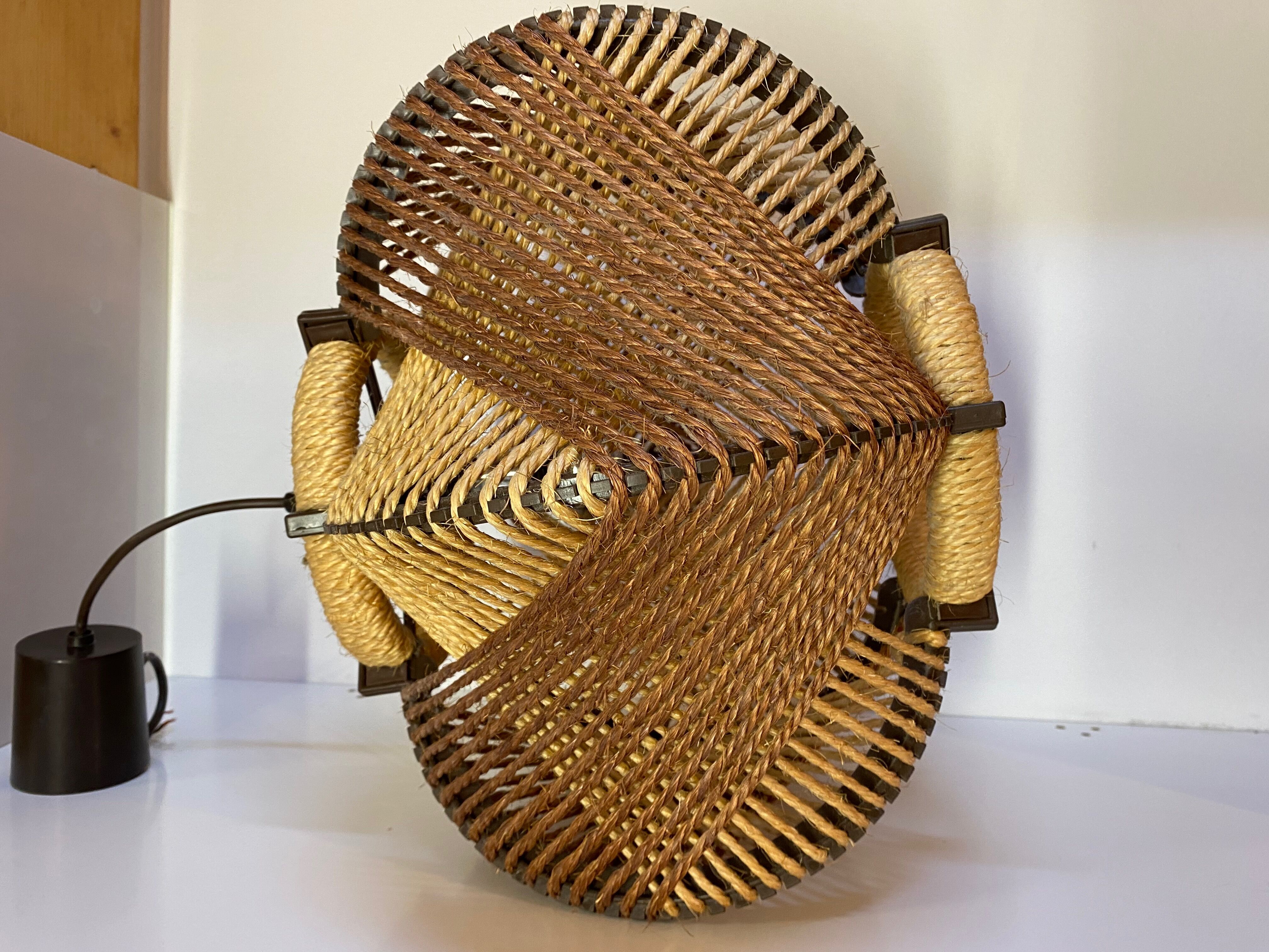 Scandinavian hanging lamp in plastic and stretched wire, 1950