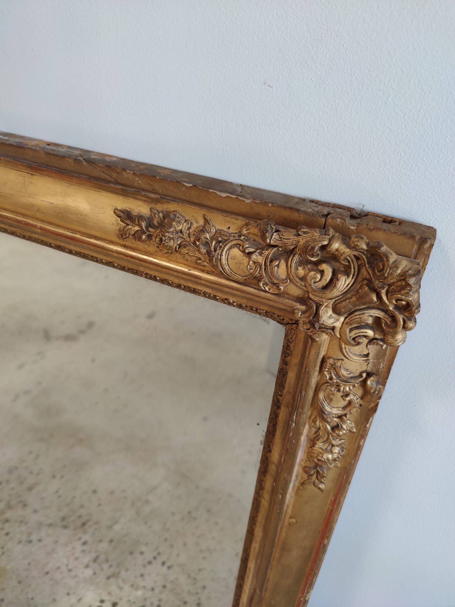 Rectangular golden mirror moldings plant motifs nineteenth H: 130cm