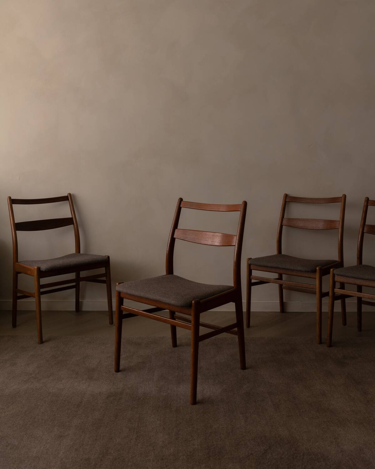 Ensemble de 4 chaises de salle à manger en teck ‘Minett’ de Yngve Ekström pour Troeds, Suède, 1960.