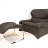 Saporiti Vela Alta leather armchair with ottoman by Giovanni Offredi