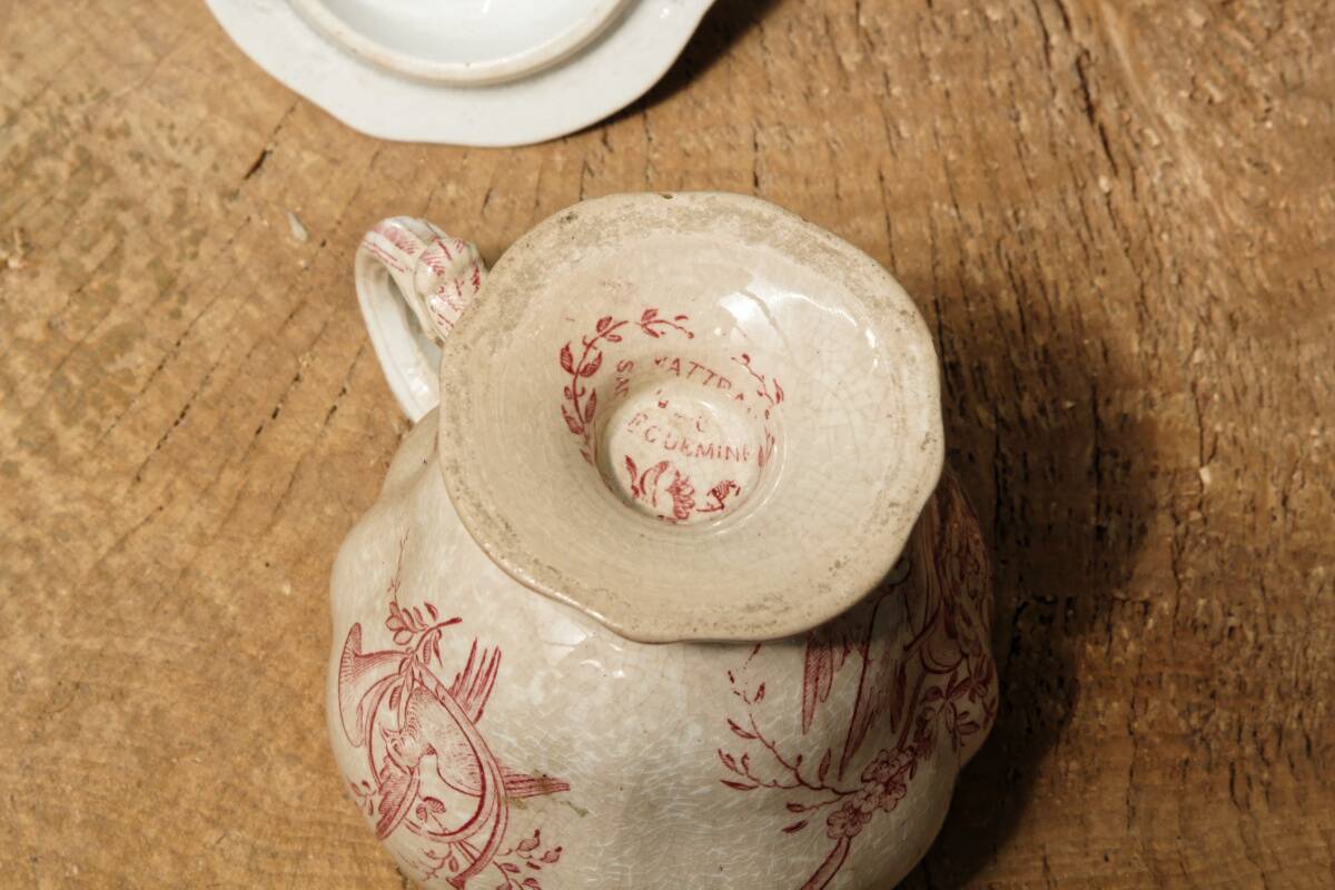 Sarreguemines earthenware mustard pot, Watteau model