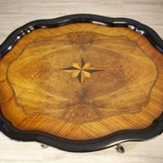 Table de thé ovale en noyer et placage, 1870