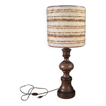 Grande lampe vintage pied bois abat-jour laine bouclettes - Ref 1025