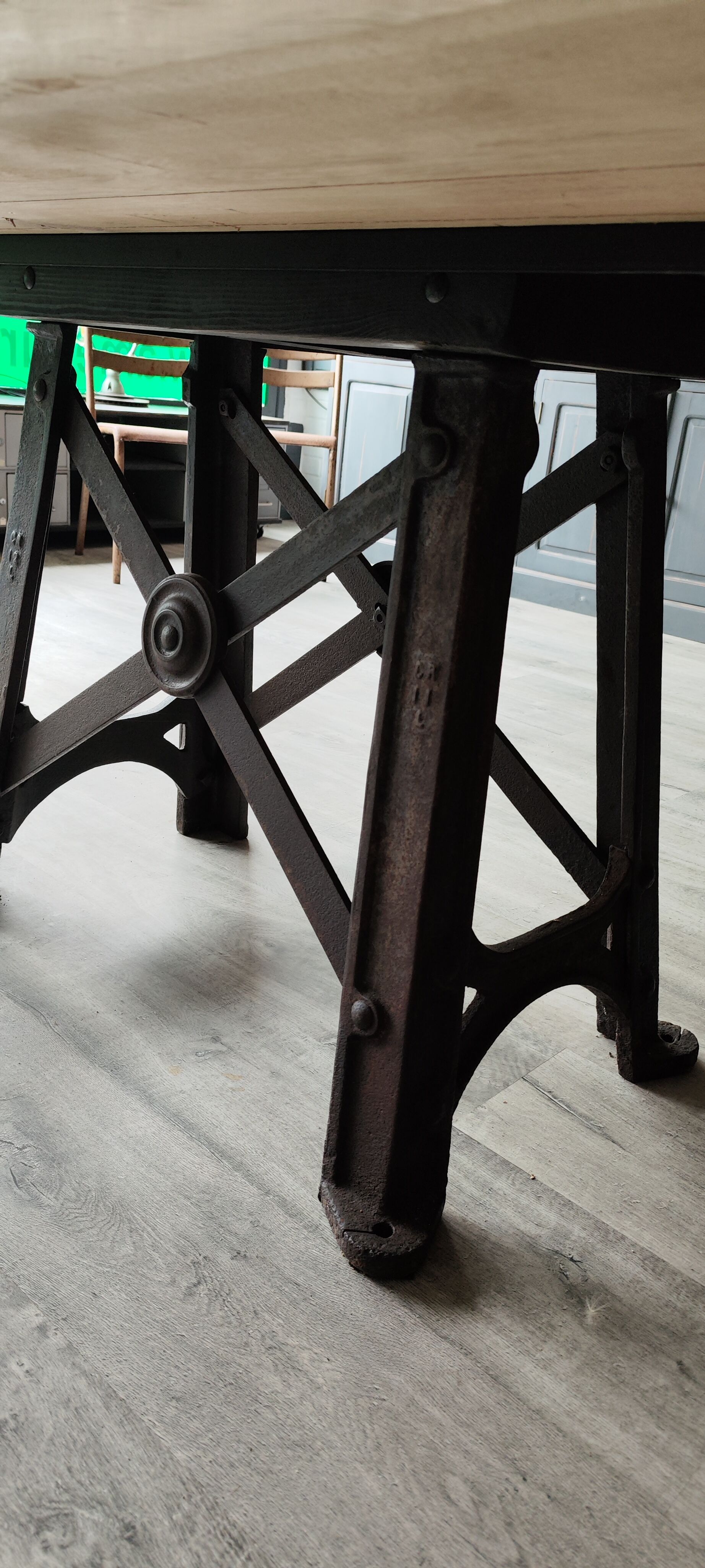 Industrial table top solid oak machine foot cast iron