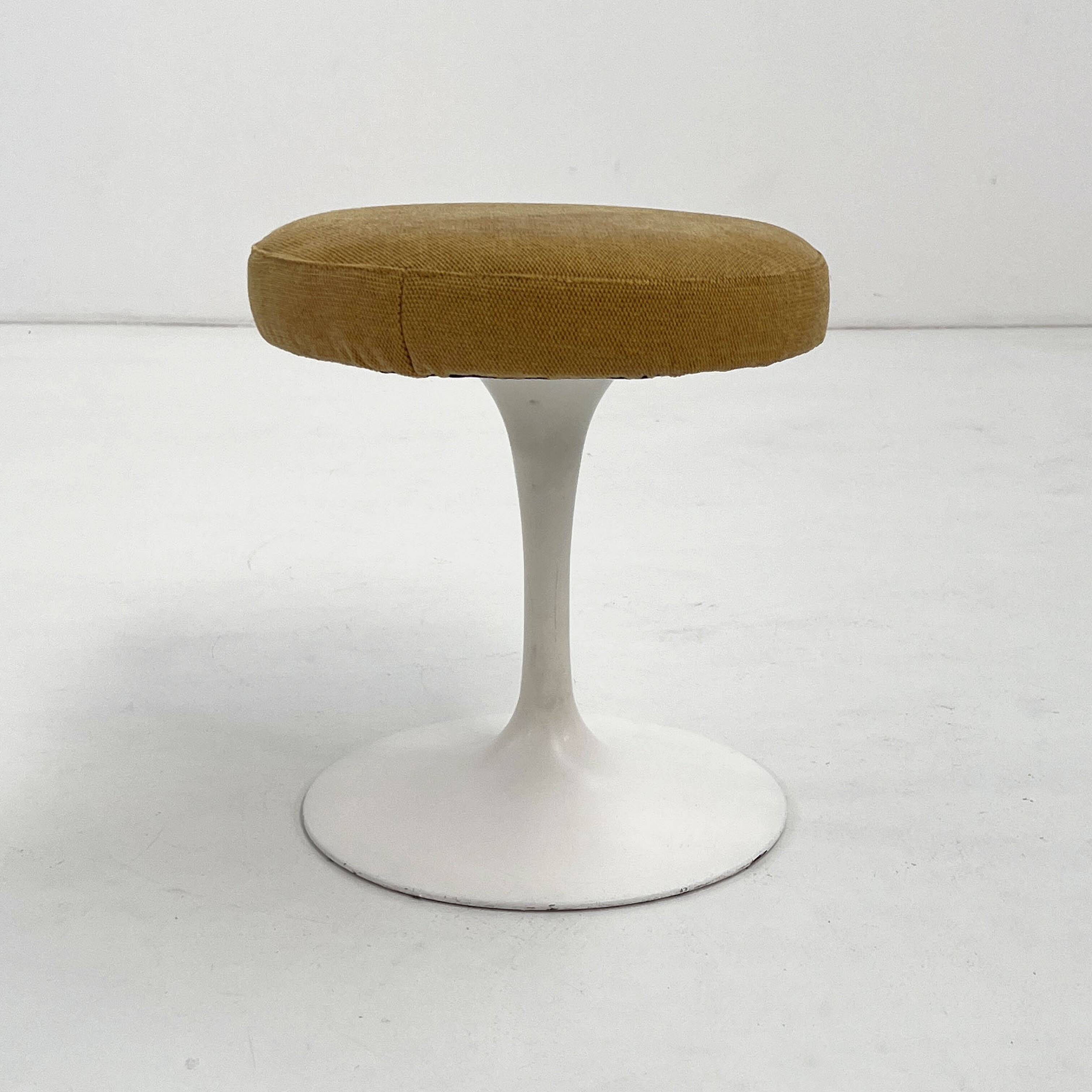 Tulip swivel stool by Eero Saarinen for Knoll, 1960