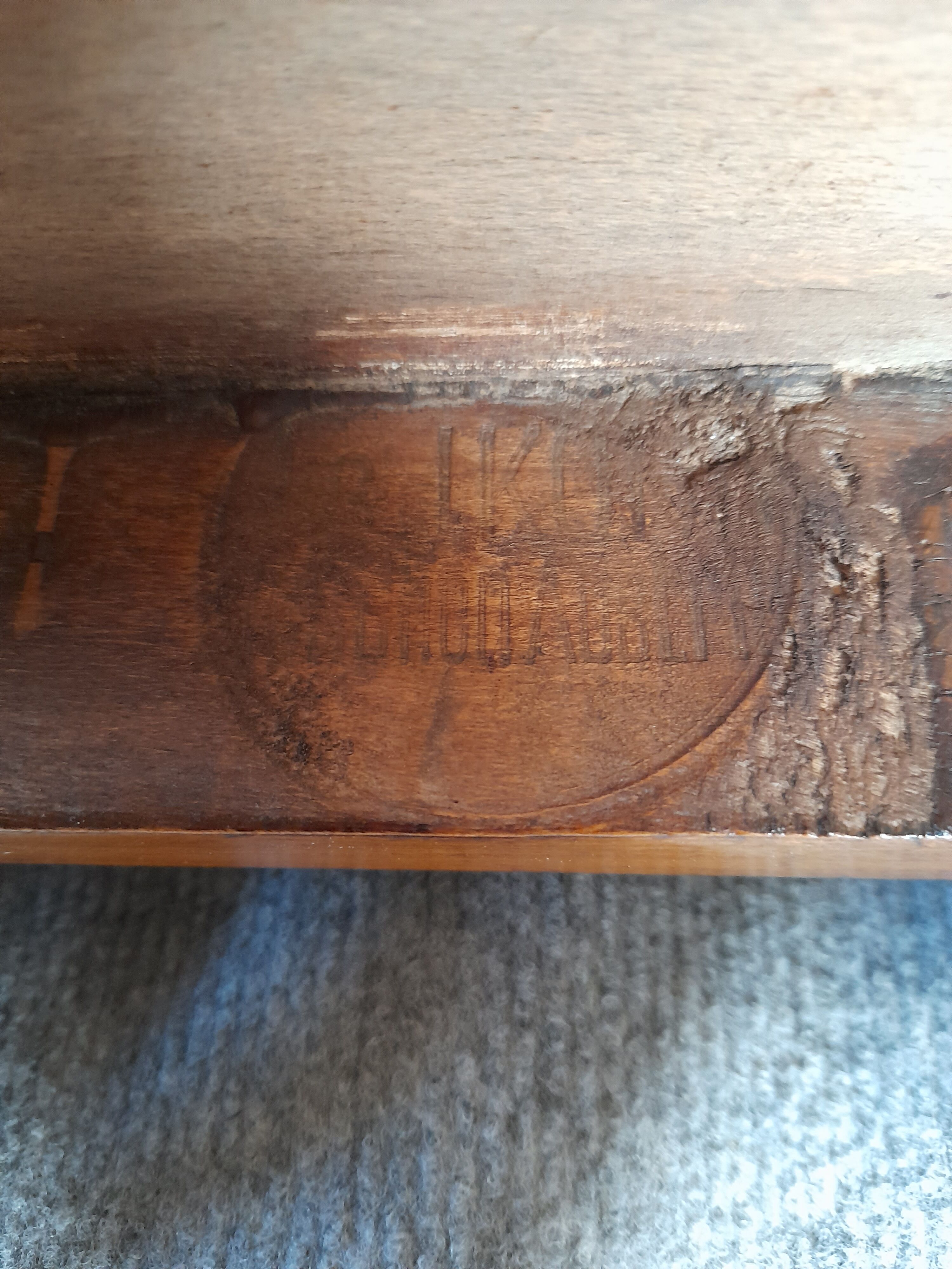 Bureau plat art nouveau estampillé de Kohn