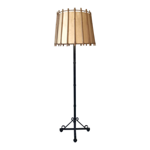 Lampadaire en fer forgé vers 1950.