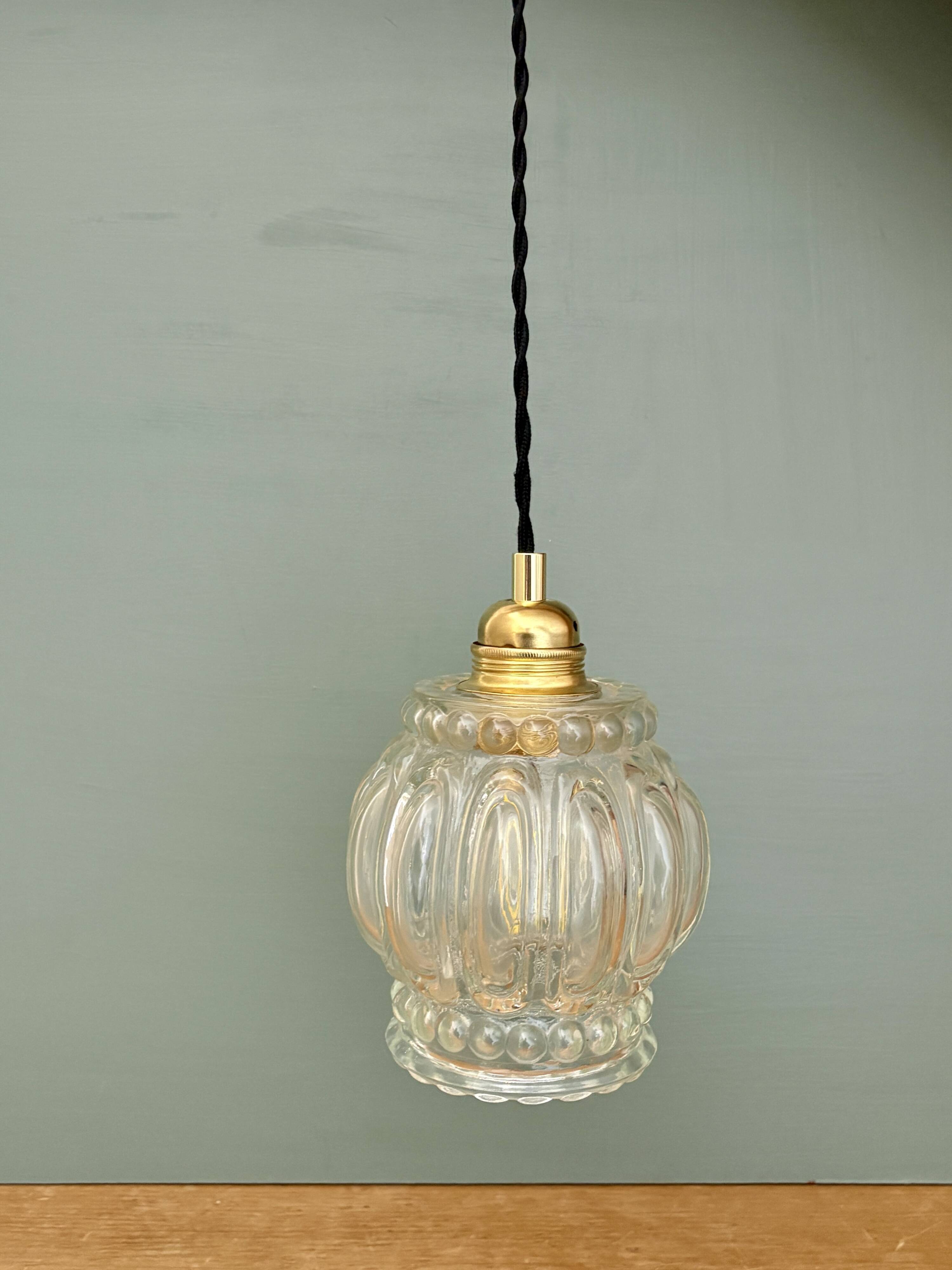 Suspension globe vintage en verre