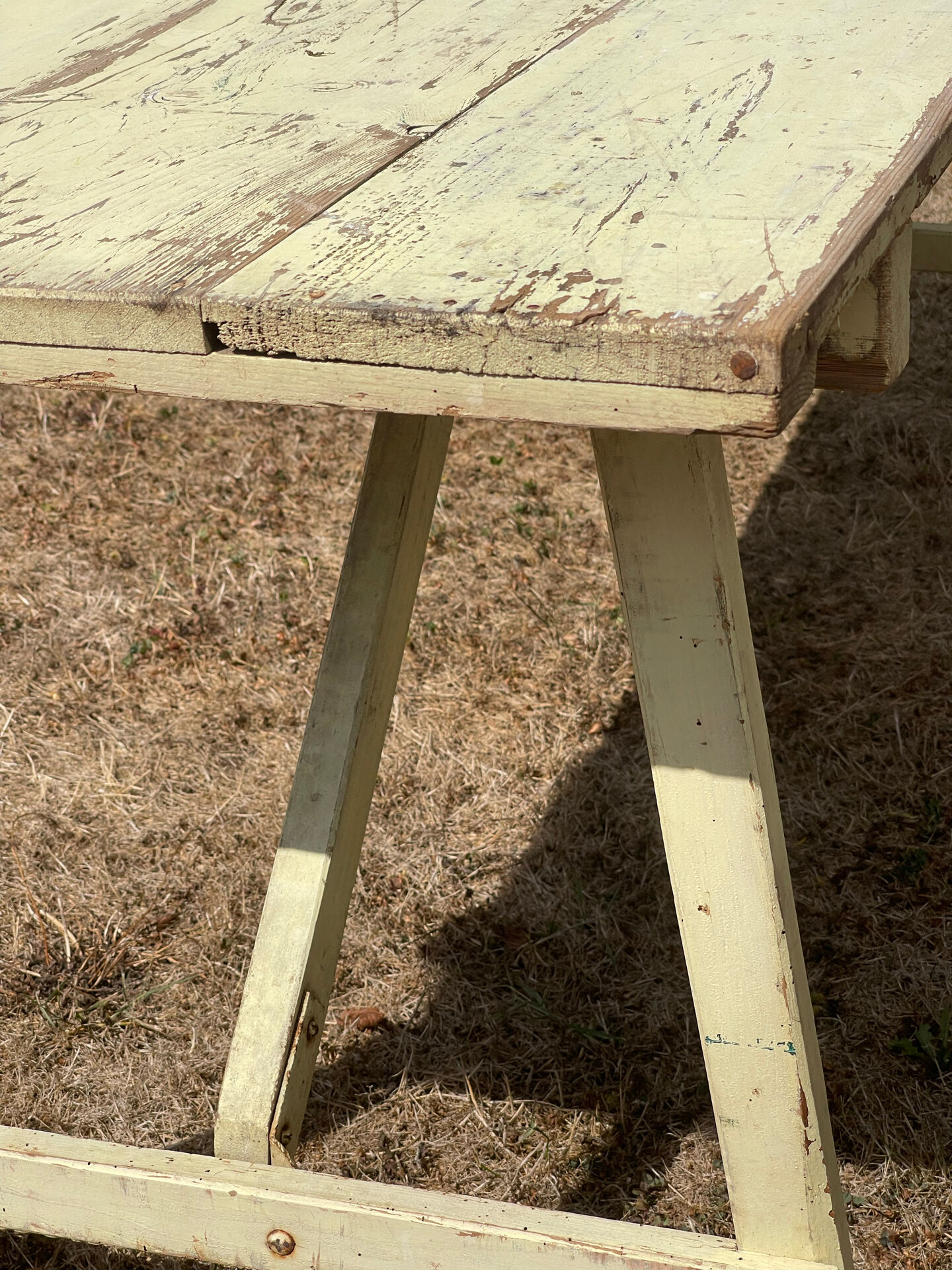 Guinguette table