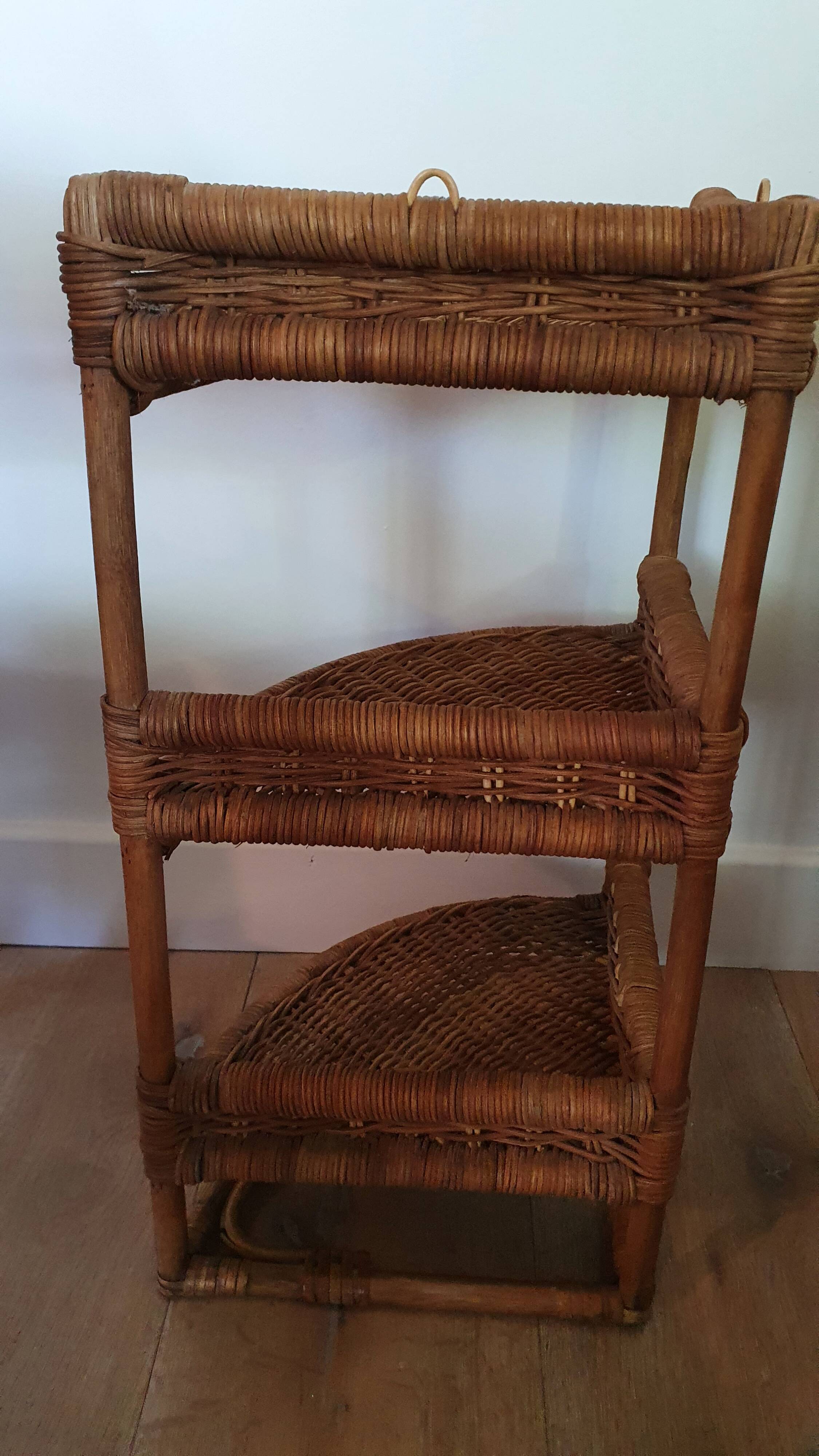 Wicker corner shelf 70s