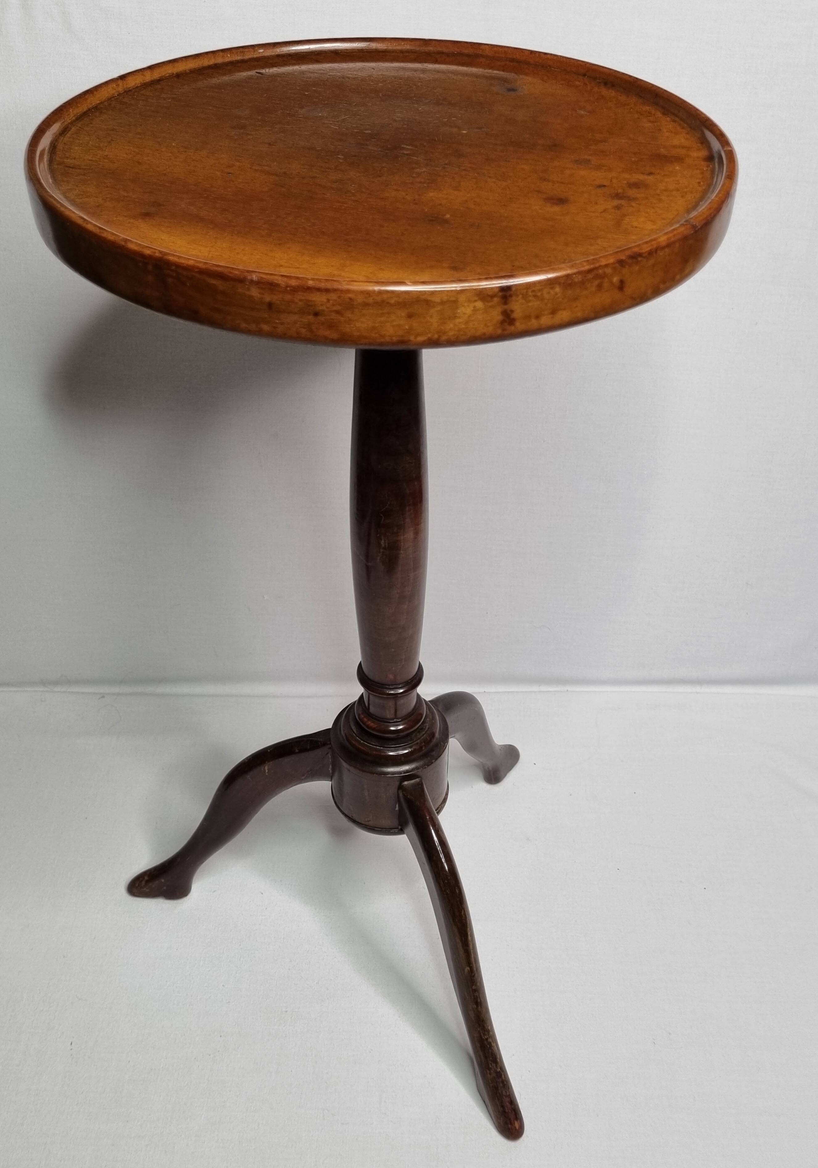 Tripod wooden gueridon, wine table type, English style, 29 cm top.