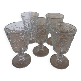 Footed glasses La Rochère.