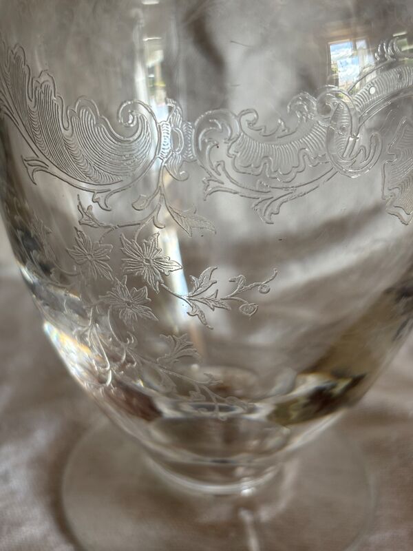 Carafe ancienne en cristal gravé Saint-Louis – décor floral