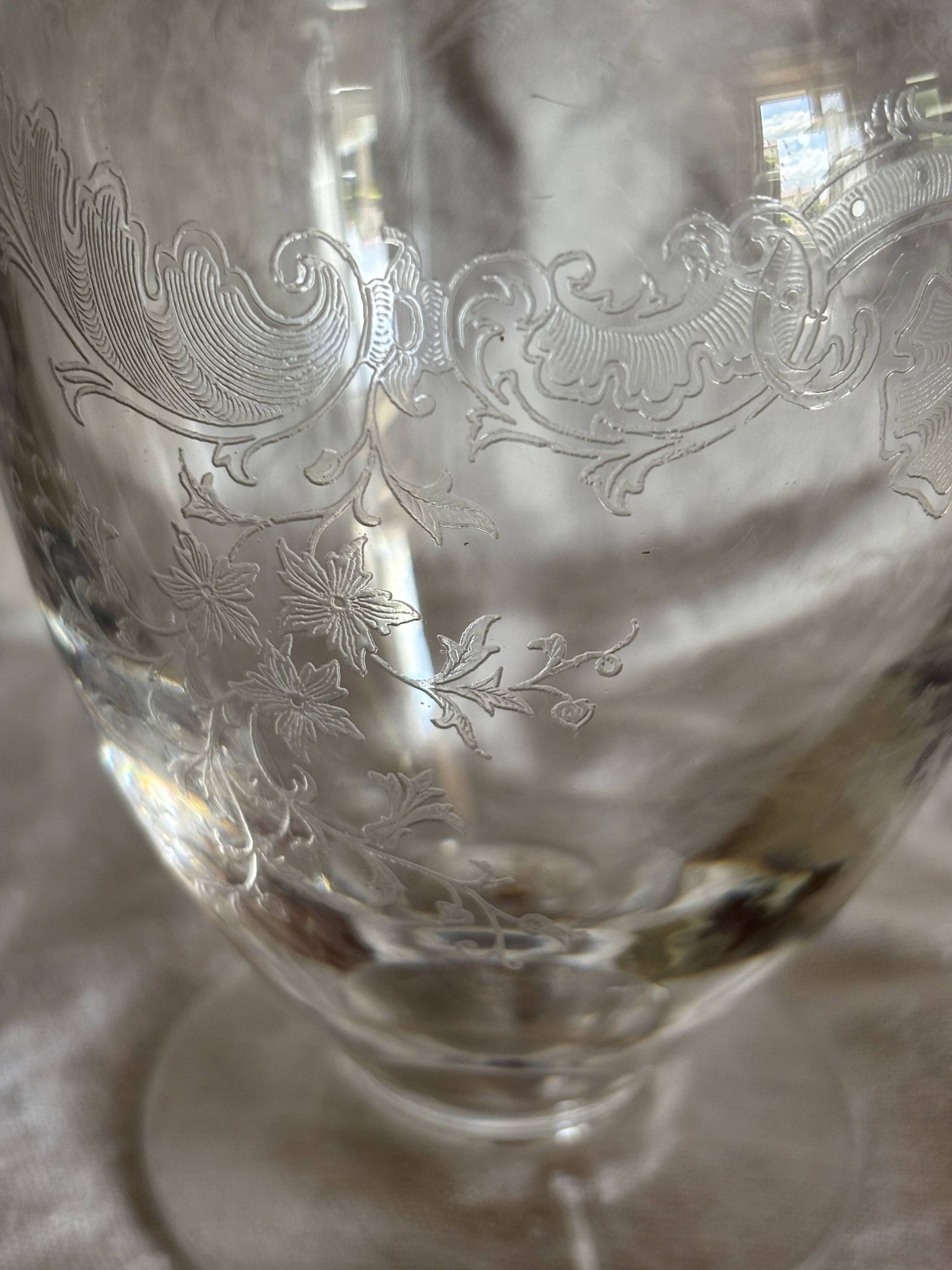 Antique engraved crystal carafe – floral decoration – matching Saint-Louis