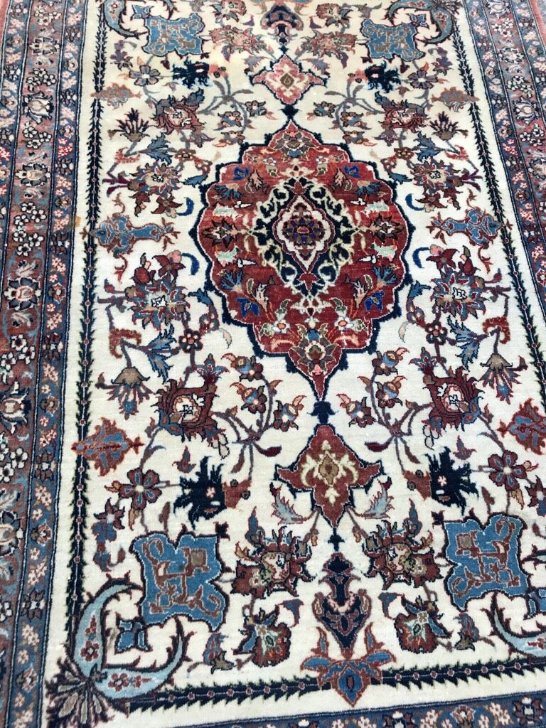 Handmade Isfahan persian carpet 104x150cm