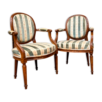 Pair of Armchairs with Back Medallion In Natural Wood Louis XVI Style