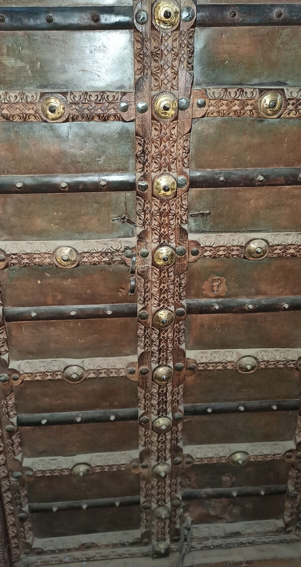 Porte ancienne en bois avec cadre