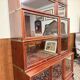 Bibliothèque classique avec globe Wernicke