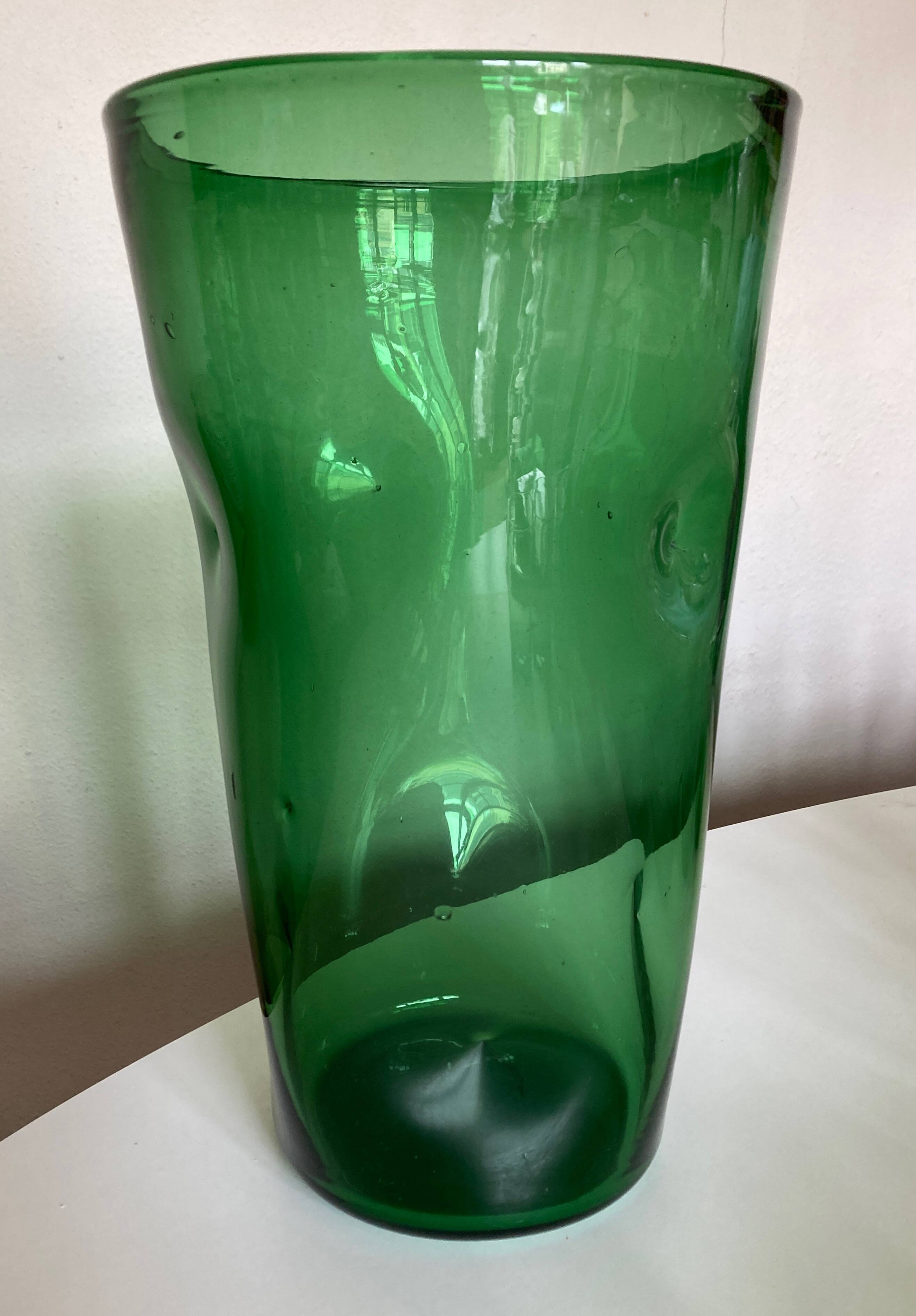 Vase XXXL pinched in blown Empoli glass Italian design 1960