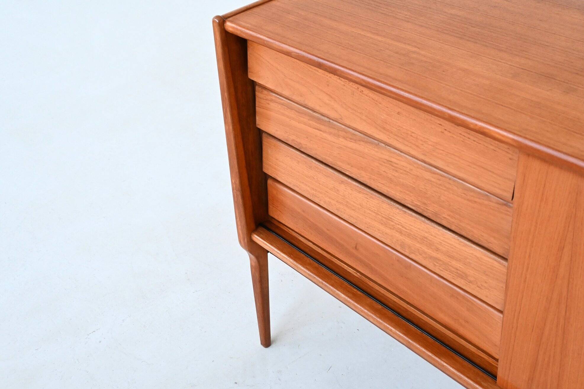 Bosteels Meubelen unique small sideboard in walnut Belgium 1970