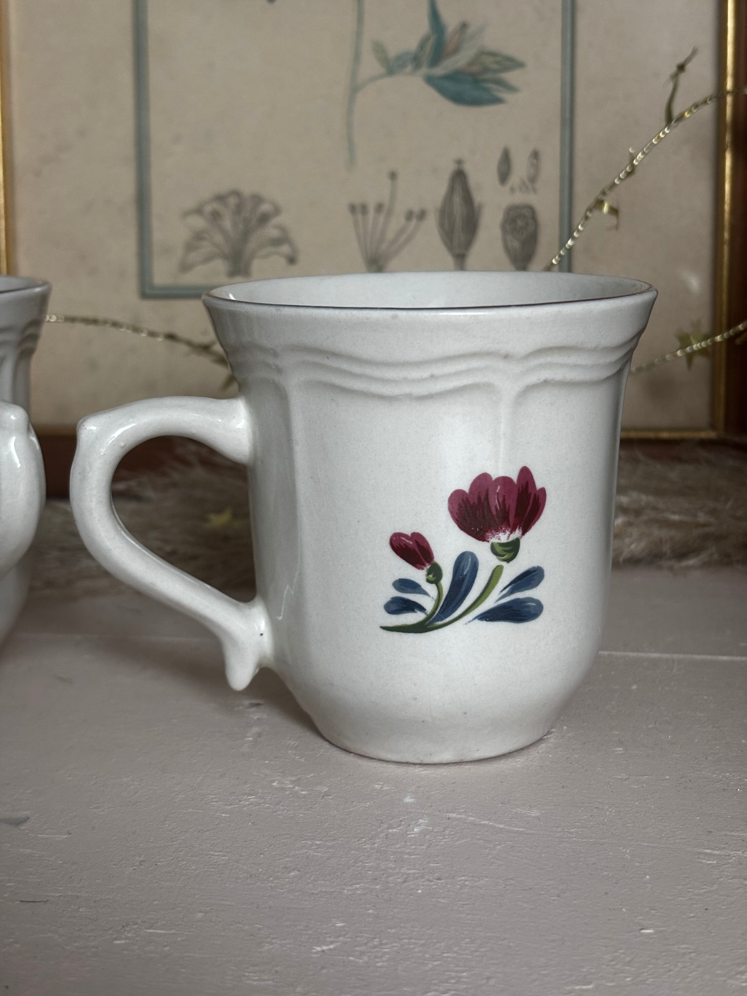 Ensemble de deux tasses fleuries Tienshan stoneware