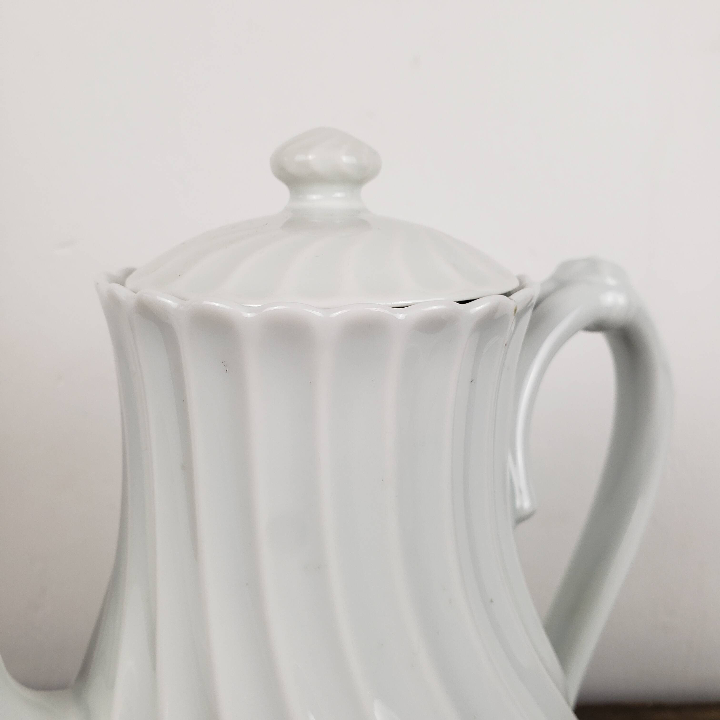 Limoges porcelain tea service, Haviland house, Cote Torse model