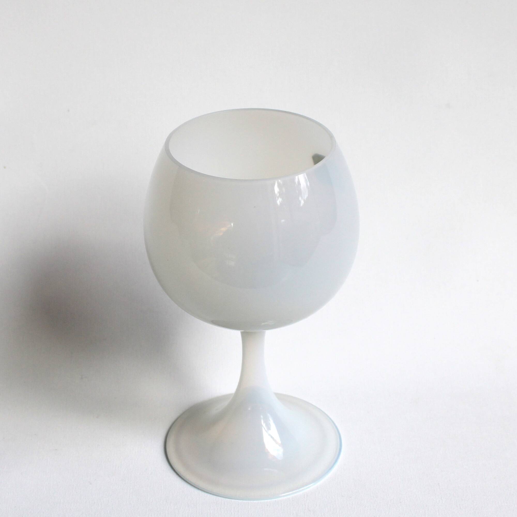 Opaline chalice from the 1950s - Manufacture de Boussu - Belgium