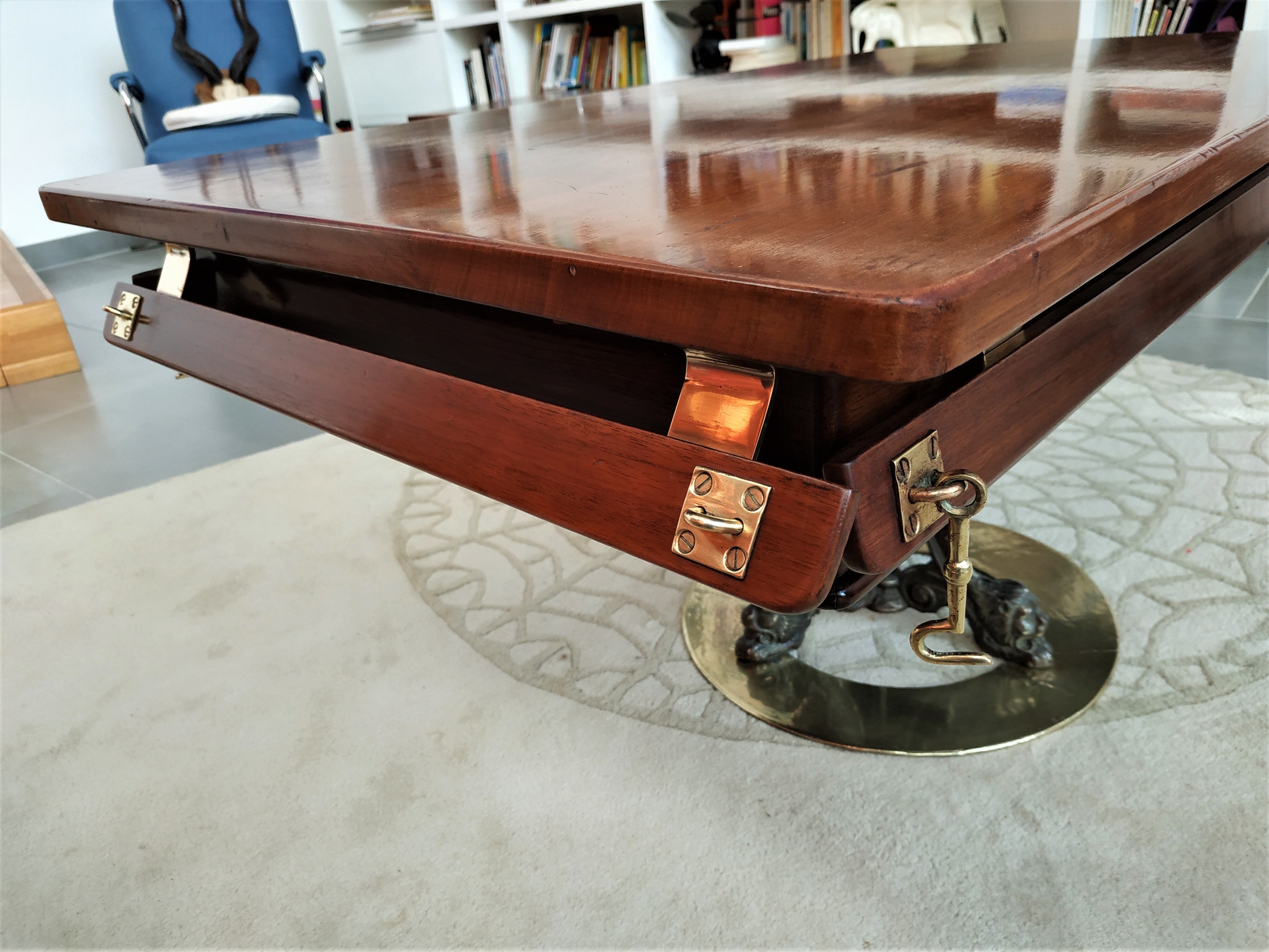 Marine bass table in solid mahogany
