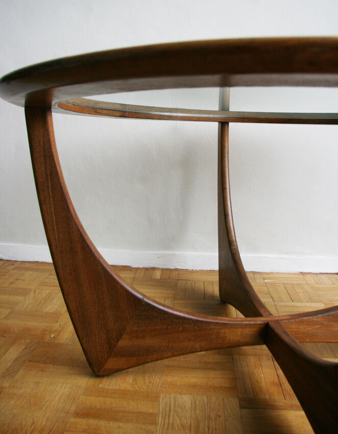 Table basse ronde Astro de Victor Wilkins 1960