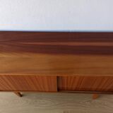 Buffet moderniste des années 1970