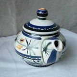 Ceramic theiere of quimper keraluc
