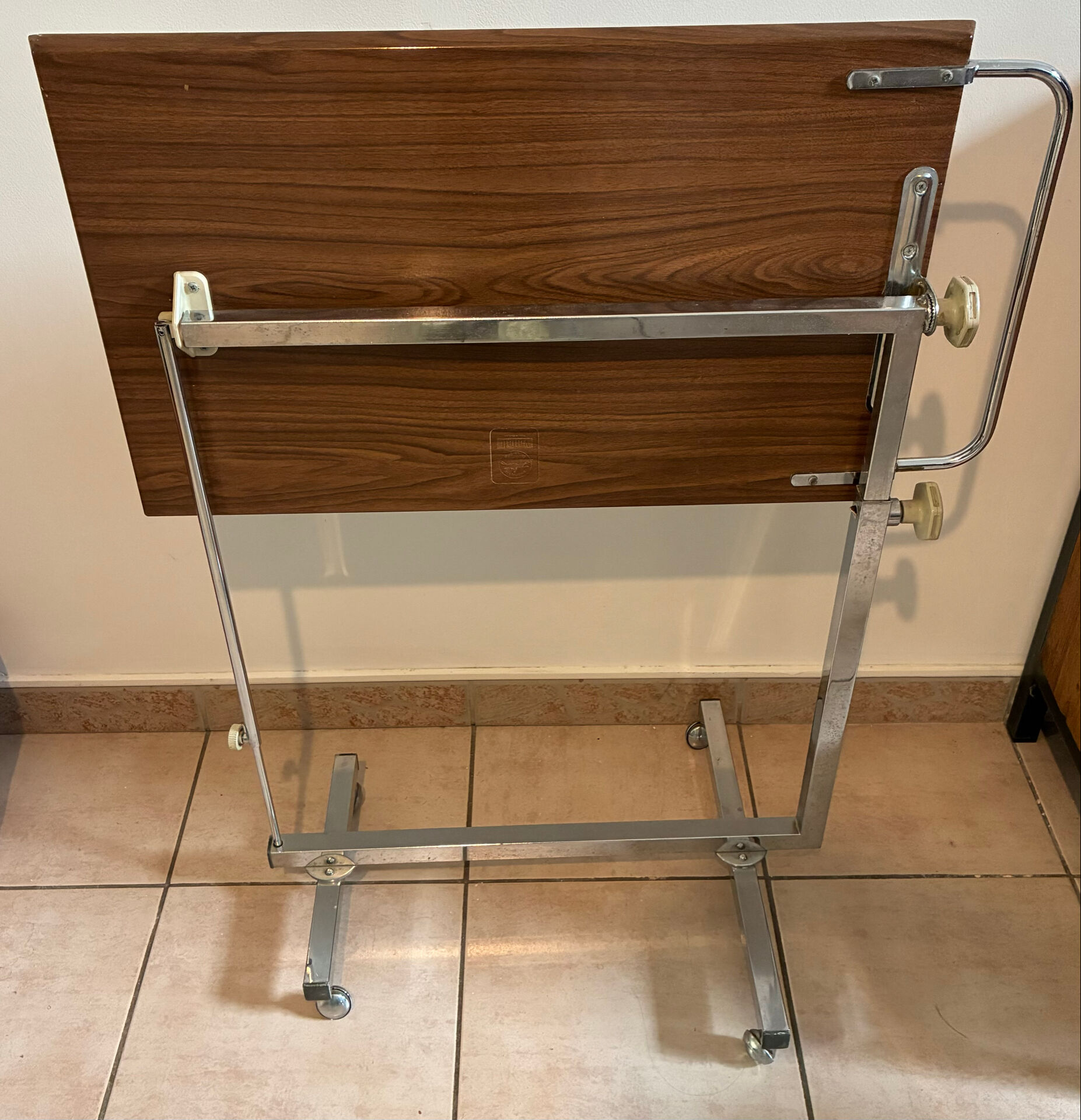 Folding table from the 70s in Formica.