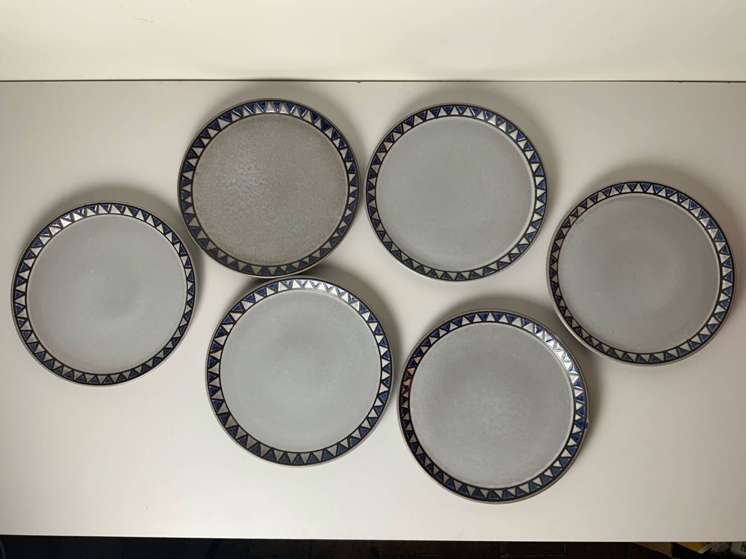 6 dinner plates