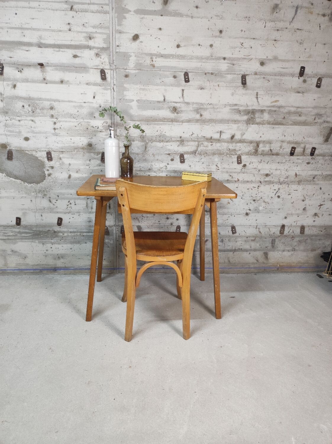 Bureau pieds compas