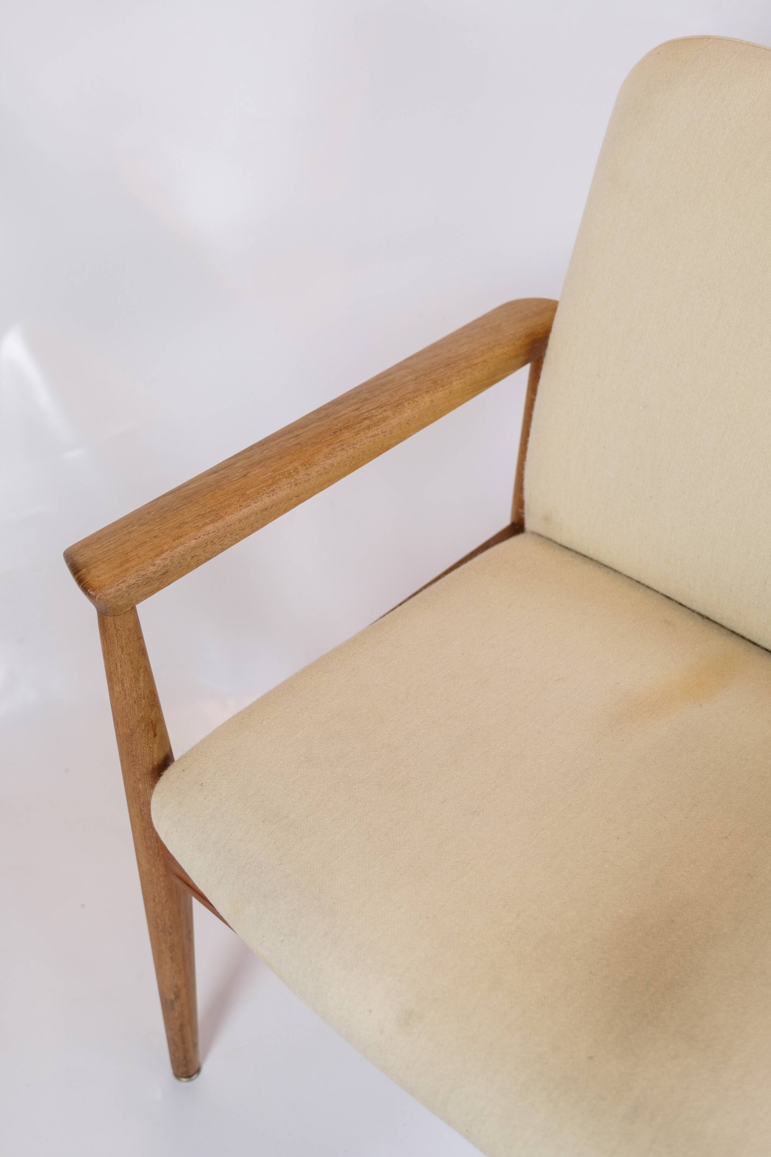 Ensemble de 2 chaises diplomates fabriquées en teck et en tissu de laine légère par Finn Juhl des années 1960