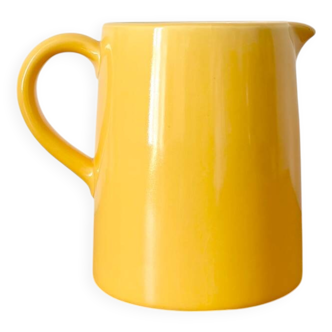 Pitcher Vase (butter yellow)