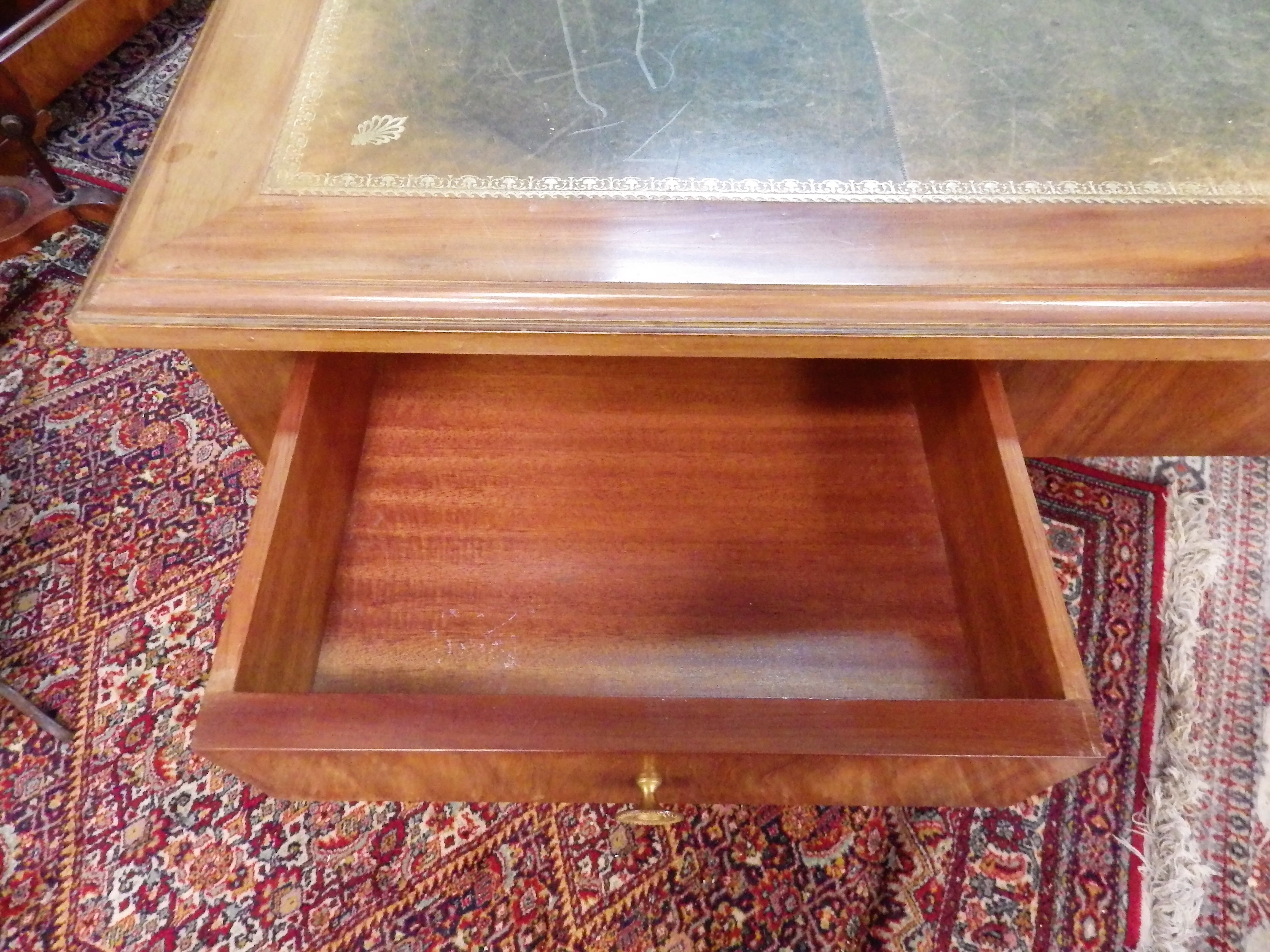 Desk style Directoire