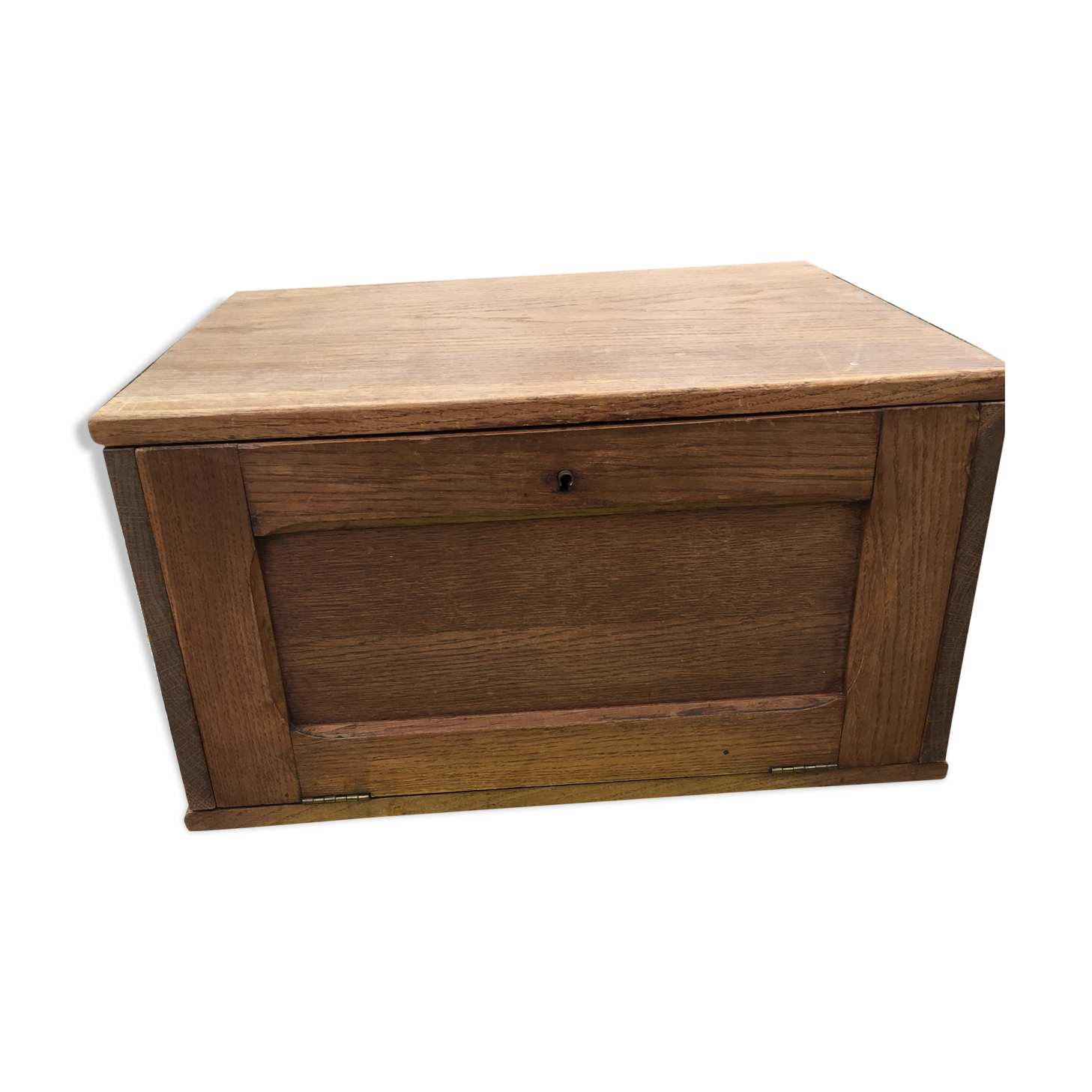 Furniture to lay or hang in oak