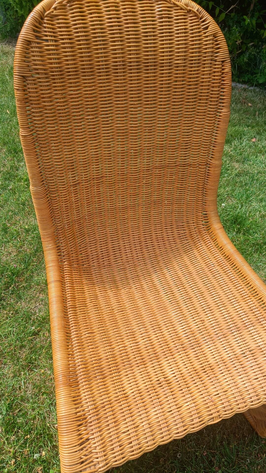 Vintage rattan chairs – cantilever design in the style of Panton – 1970s