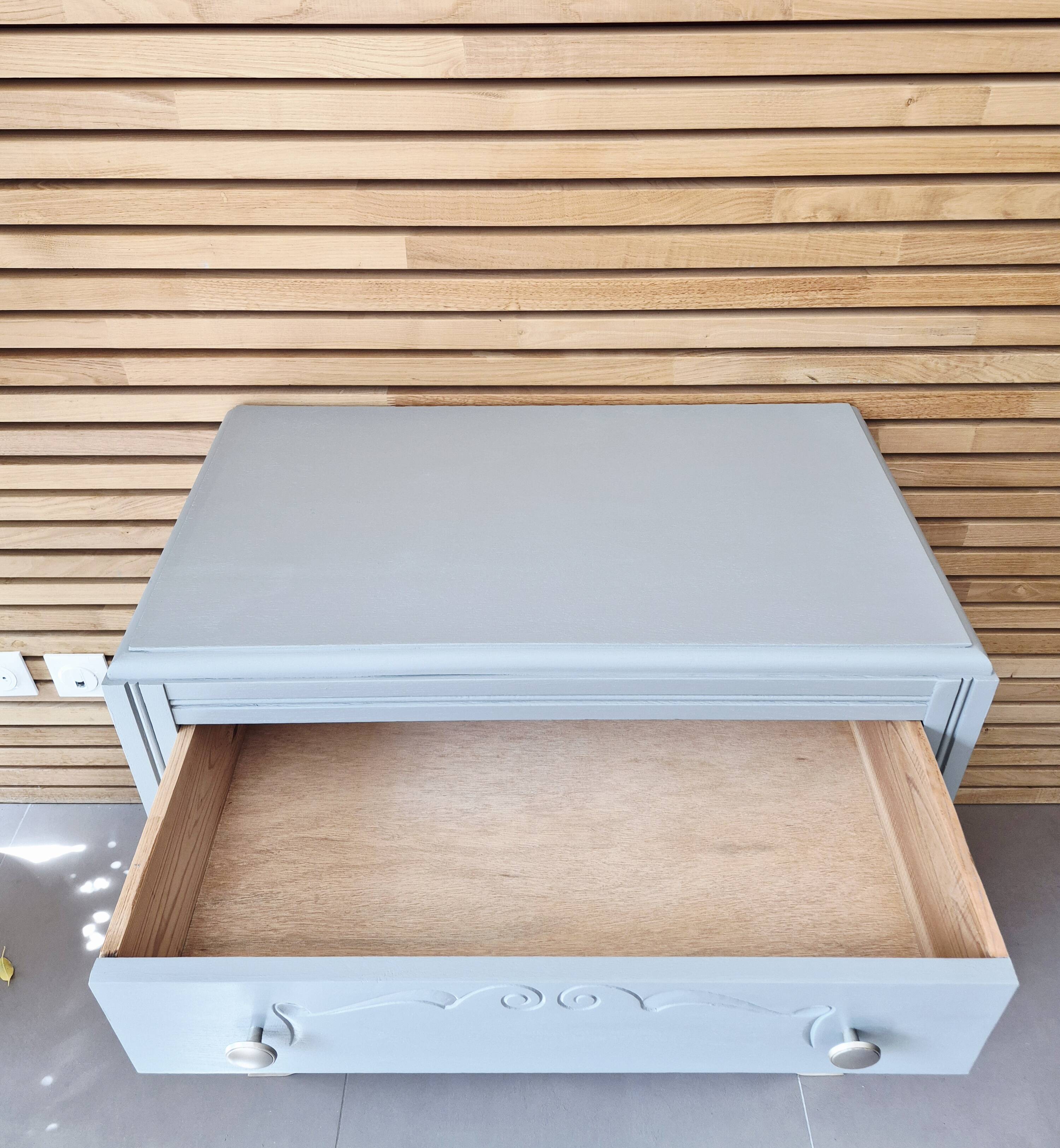 Art Deco chest of drawers