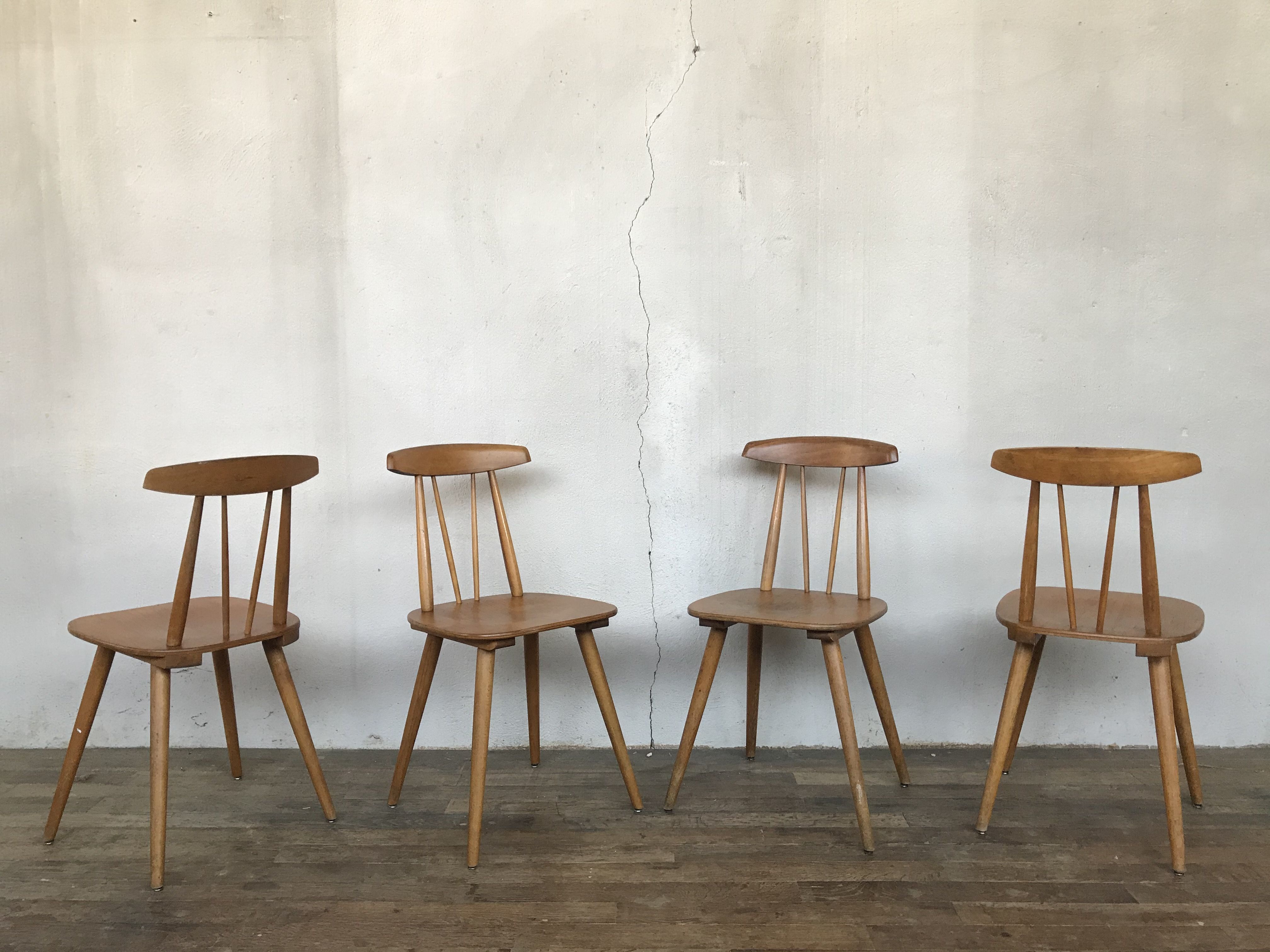Series of 4 chairs